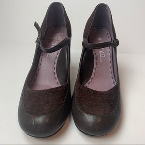 Taryn by Taryn Rose Brown Mary Jane Pumps Size 8